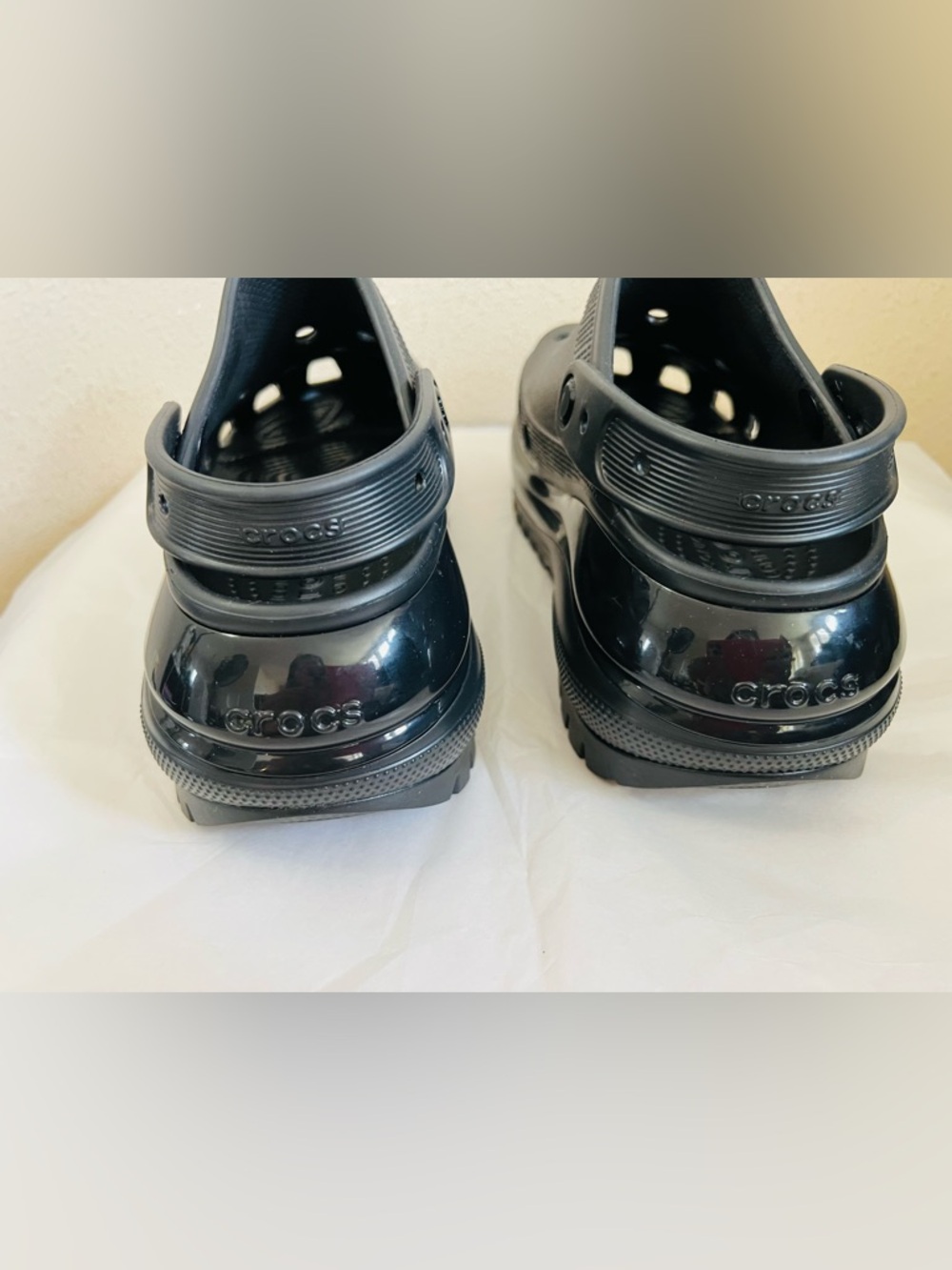 Crocs Classic Mega Crush Clogs Black Platform Womens 7 Mens 5 Comfort Shoes EUC - Picture 5 of 7